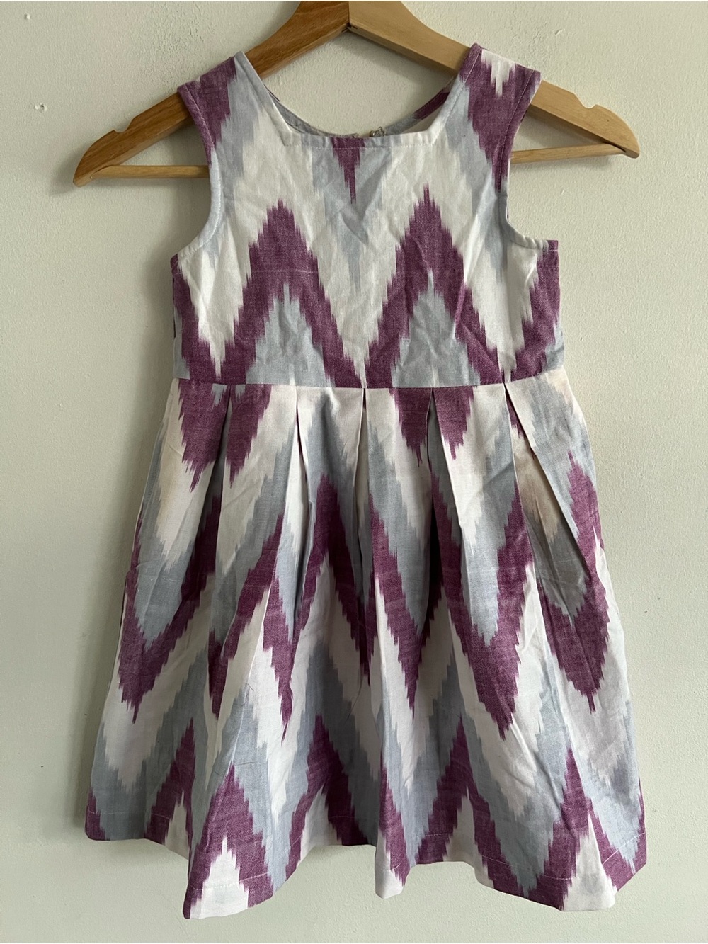 Sleeveless Chevron Print Girls' Dress in Purple and Light Gray